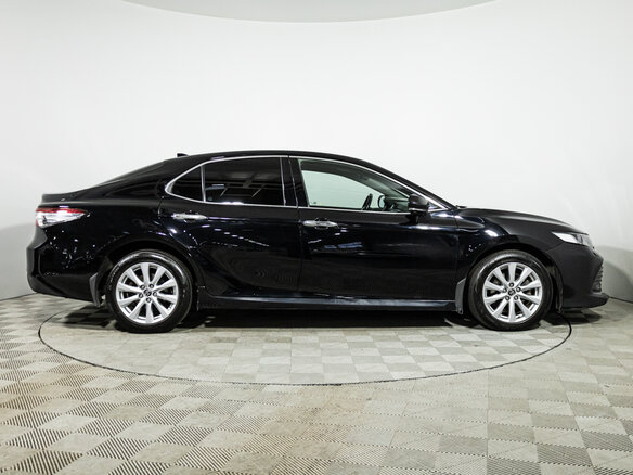 2019 Toyota Camry VIII (XV70), чёрный, 1999585 рублей - вид 3