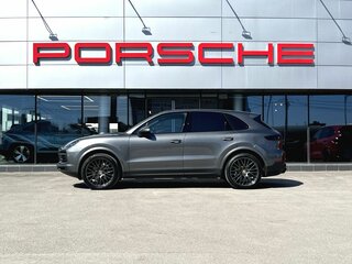 2018 Porsche Cayenne III, серый, 5570000 рублей, вид 2