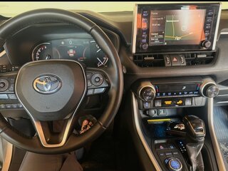 2020 Toyota RAV4 V (XA50), серый, 3000000 рублей, вид 4