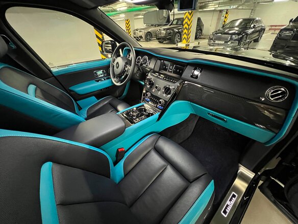 2020 Rolls-Royce Cullinan Black Badge I (Series I), чёрный, 39950000 рублей - вид 13