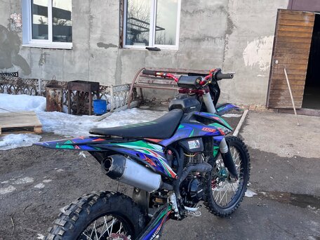 2021 FX moto X7 (CB 250), пурпурный, 135000 рублей, вид 4
