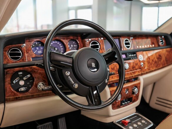 2006 Rolls-Royce Phantom Long VII, чёрный, 43500000 рублей - вид 12
