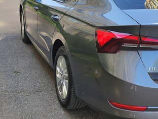 2021 Skoda Octavia IV (A8), серый, 2650000 рублей, вид 5