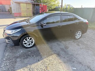 2017 Toyota Corolla XI (E160, E170, E180) Рестайлинг 1, чёрный, 1630000 рублей, вид 3