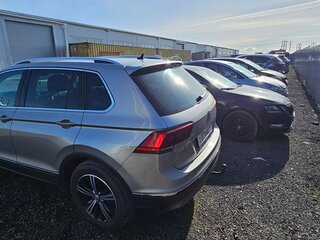 2017 Volkswagen Tiguan II, серебристый, 2450000 рублей, вид 2
