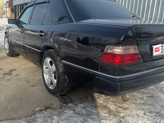 1993 Mercedes-Benz E-Класс 280 I (W124), чёрный, 419000 рублей, вид 4