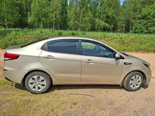 2015 Kia Rio III Рестайлинг, бежевый, 1200000 рублей, вид 2