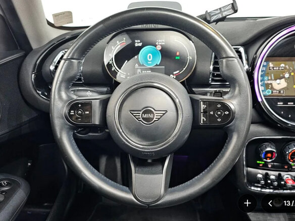 2022 Mini Clubman Cooper II Рестайлинг, белый, 1850000 рублей - вид 12