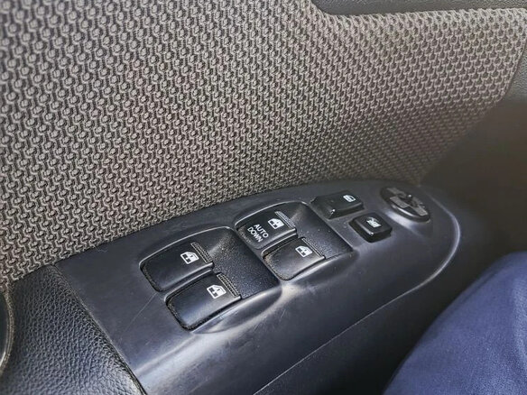 2008 Kia Sportage II Рестайлинг, чёрный, 1000000 рублей - вид 5