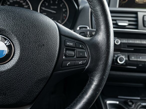 2015 BMW 1 серии 118i II (F20/F21) Рестайлинг, белый - вид 17