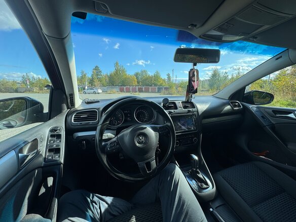 2011 Volkswagen Golf VI, красный - вид 5