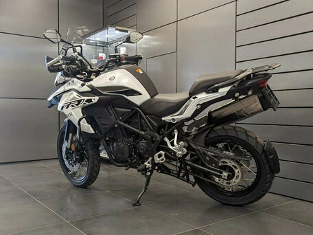2026 Benelli TRK 502 X, белый, 525200 рублей, вид 5