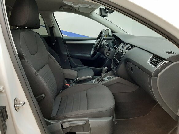 2015 Skoda Octavia III (A7), белый, 1260000 рублей - вид 10