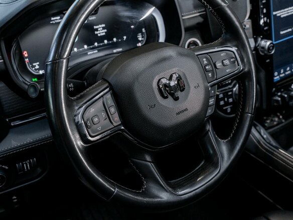 2023 Ram 1500 Crew Cab eTorque V, чёрный, 9500000 рублей - вид 25