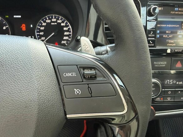 2016 Mitsubishi Outlander III Рестайлинг 2, белый, 2130000 рублей - вид 32