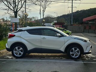 2017 Toyota C-HR I, белый, 1850000 рублей, вид 3
