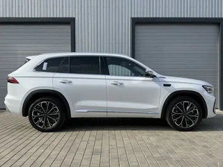2026 Geely Monjaro (Xingyue L) I Рестайлинг 2 (China Market), белый, 3950000 рублей, вид 3