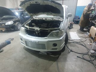 2001 Nissan Presage I, белый, 700000 рублей, вид 3