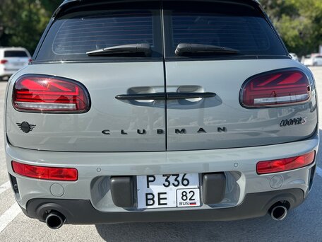 2022 Mini Clubman Cooper S ALL4 II Рестайлинг, серый, 3800000 рублей, вид 5