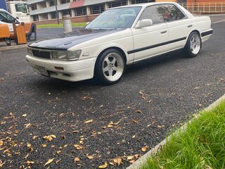 1989 Nissan Laurel VI (C33), белый, 410000 рублей, вид 1