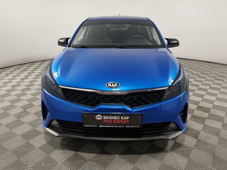 2020 Kia Rio IV Рестайлинг, синий, 1599000 рублей, вид 2