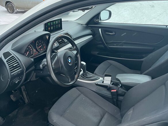 2010 BMW 1 серии 116i I (E81/E82/E87/E88) Рестайлинг, белый, 900000 рублей - вид 23