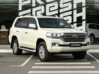 2020 Toyota Land Cruiser 200 Series Рестайлинг 2, белый, 7592000 рублей, вид 1