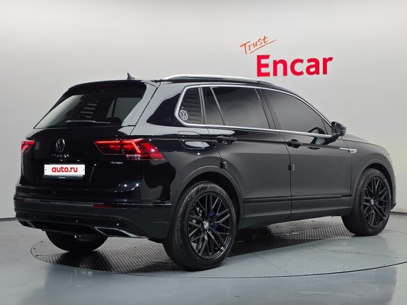 2020 Volkswagen Tiguan II, чёрный, 2980000 рублей - вид 1