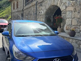 2018 Hyundai Solaris II, синий, 900000 рублей, вид 2