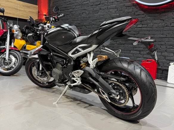2019 Triumph Street Triple, чёрный, 755000 рублей - вид 9