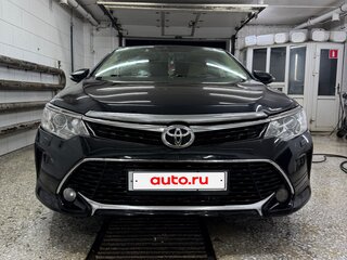 2016 Toyota Camry VII (XV50) Рестайлинг, чёрный, 1850000 рублей, вид 2