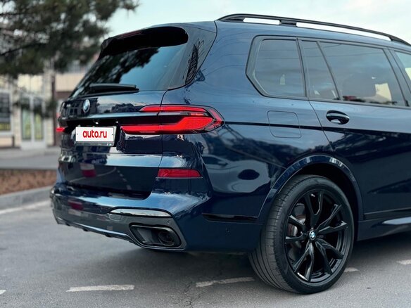 2023 BMW X7 40d I (G07) Рестайлинг, синий, 10900000 рублей - вид 4
