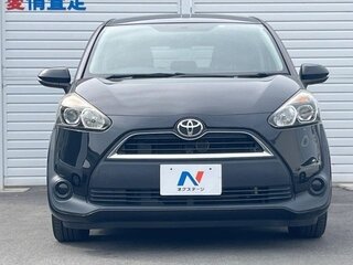 2017 Toyota Sienta II, чёрный, 950000 рублей, вид 3