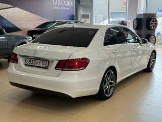 2013 Mercedes-Benz E-Класс 200 IV (W212, S212, C207) Рестайлинг, белый, 1800000 рублей, вид 5