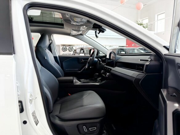 2026 Toyota RAV4 VI (XA60), белый, 4540000 рублей - вид 12