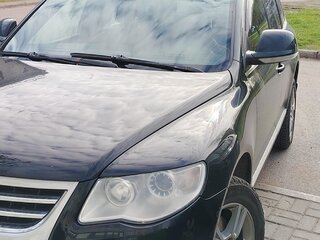 2008 Volkswagen Touareg I Рестайлинг, чёрный, 900000 рублей, вид 1