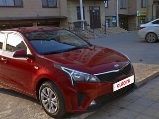 2020 Kia Rio IV Рестайлинг, красный, 1270000 рублей, вид 1