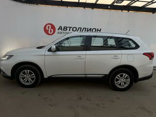 2015 Mitsubishi Outlander III Рестайлинг, белый, 1539000 рублей, вид 2