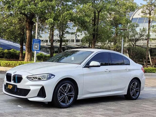 2022 BMW 1 серии 120i III (F52) Рестайлинг, белый, 1300000 рублей, вид 3