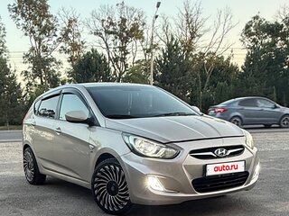 2011 Hyundai Solaris I, бежевый, 800000 рублей, вид 3