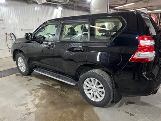 2014 Toyota Land Cruiser Prado 150 Series Рестайлинг 1, чёрный, 3700000 рублей, вид 4