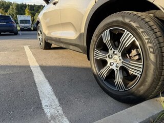 2020 Volvo XC40 I, серый, 3990000 рублей, вид 5