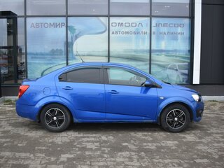 2013 Chevrolet Aveo II, синий, 480000 рублей, вид 4