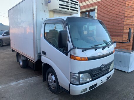 2000 Toyota Dyna, белый, 1680000 рублей, вид 1