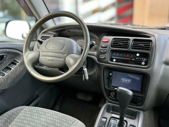 2002 Suzuki Grand Vitara I Рестайлинг, серебристый, 459000 рублей - вид 15