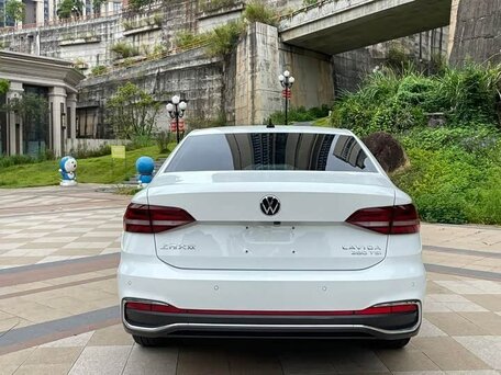 2023 Volkswagen Lavida III Рестайлинг, белый, 1490002 рублей, вид 4