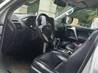 2010 Toyota Land Cruiser Prado 150 Series, серебристый, 2350000 рублей, вид 4