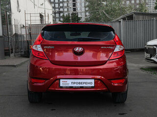2013 Hyundai Solaris I, красный, 667000 рублей, вид 5