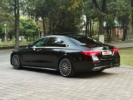 2021 Mercedes-Benz S-Класс 450 Long 4MATIC VII (W223), чёрный, 9900000 рублей, вид 4