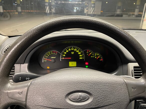 2010 Lada (ВАЗ) Priora I, белый, 290000 рублей - вид 9